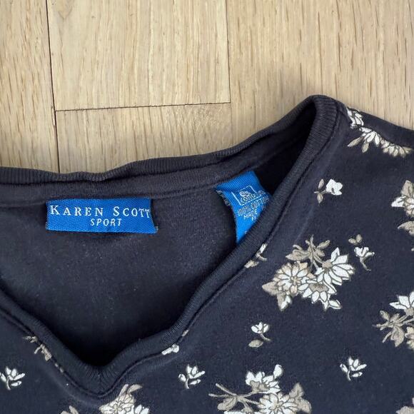 Karen Scott Sport Black Floral Cotton V Neck Top SZ S Whimsy Ditsy Grandma VTG - Picture 3 of 6